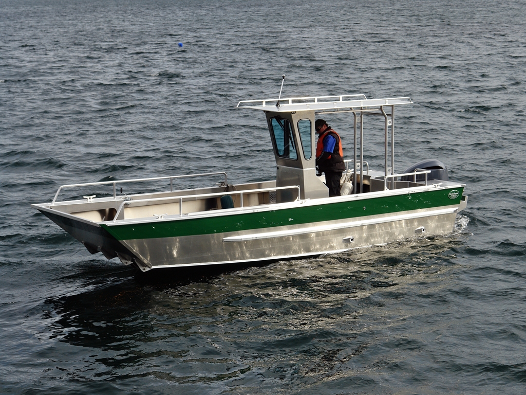 18'-6 Centre Console Challenger Aluminum Boat - by Silver Streak