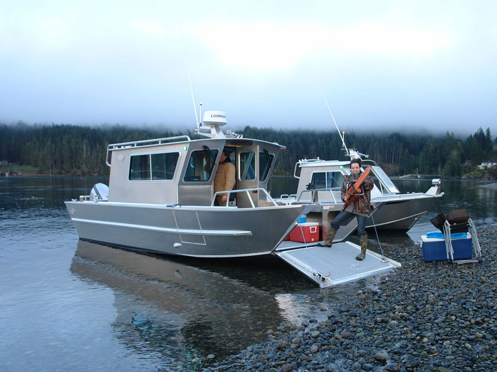 25' san juan landing craft cabin aluminum boat by silver